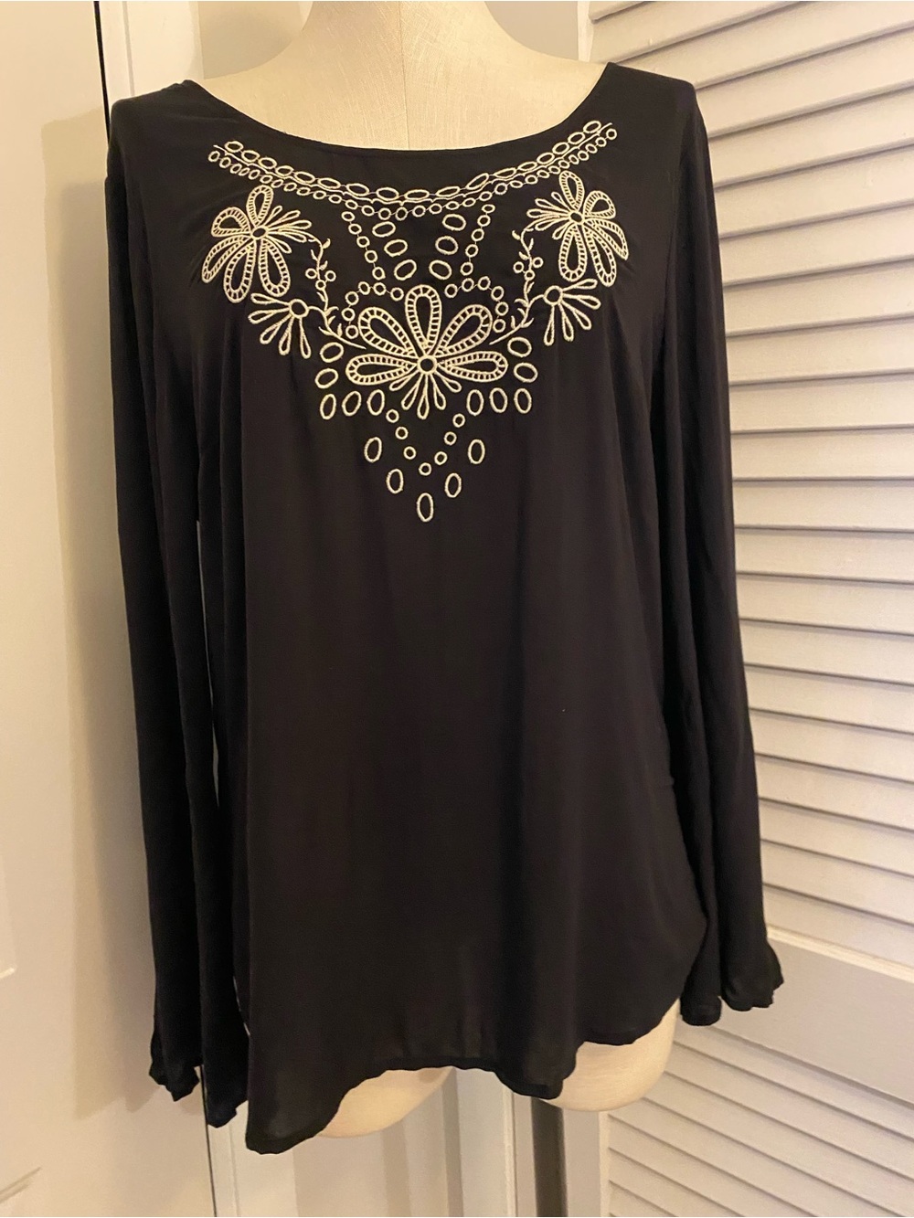 Faded Glory Black Long-Sleeve Top with Cream Floral Embroidery- Size Medium